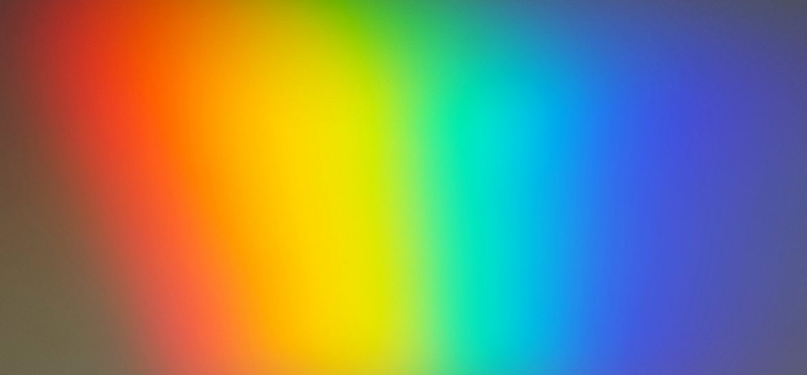 Dans le lavabo, un arc en ciel