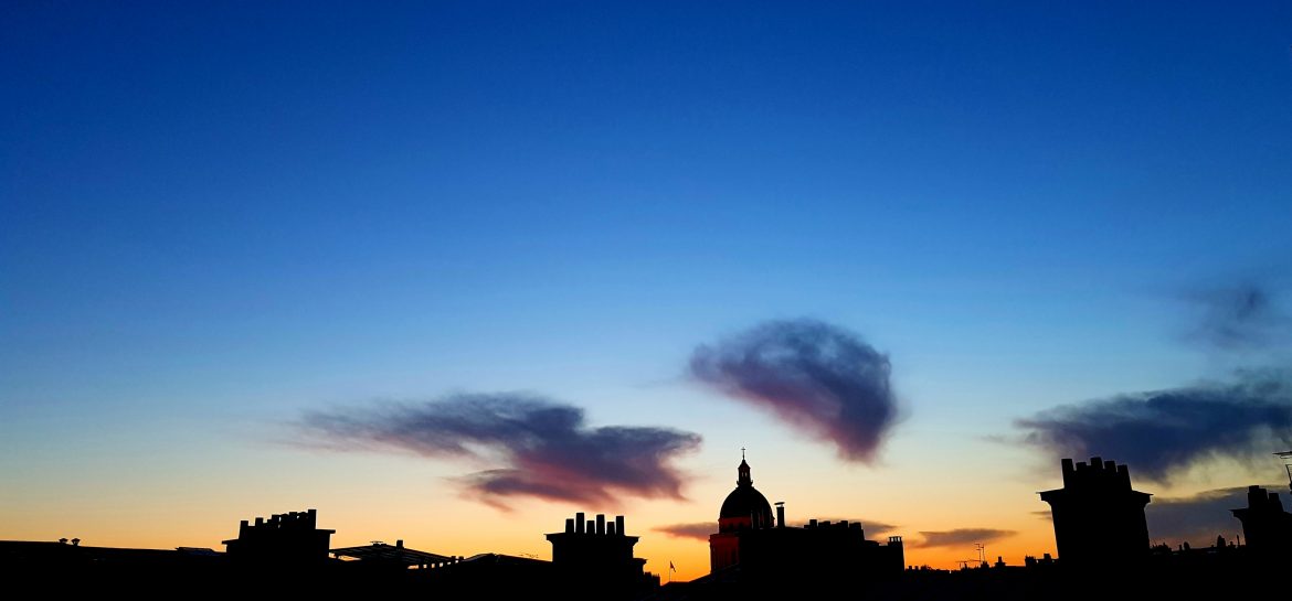 Coups de pinceau dans le ciel