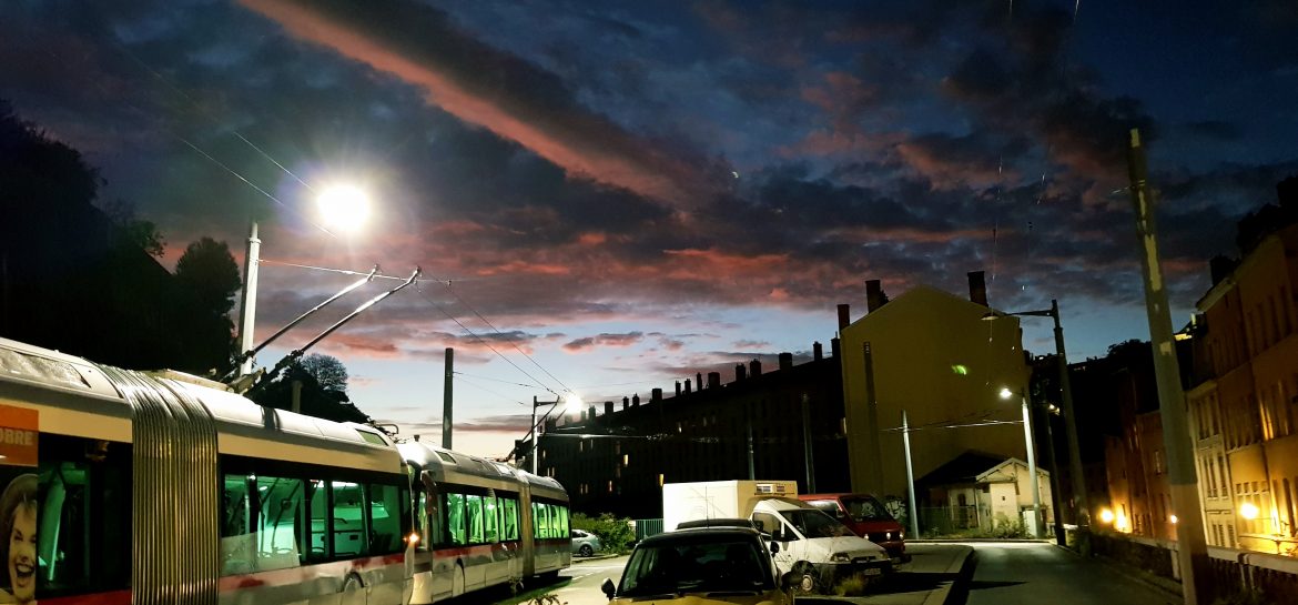 Nuages roses gare de Saint-Paul