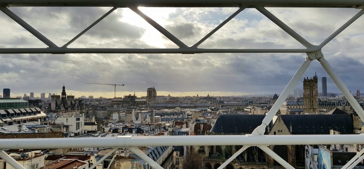 Paris aux nuages