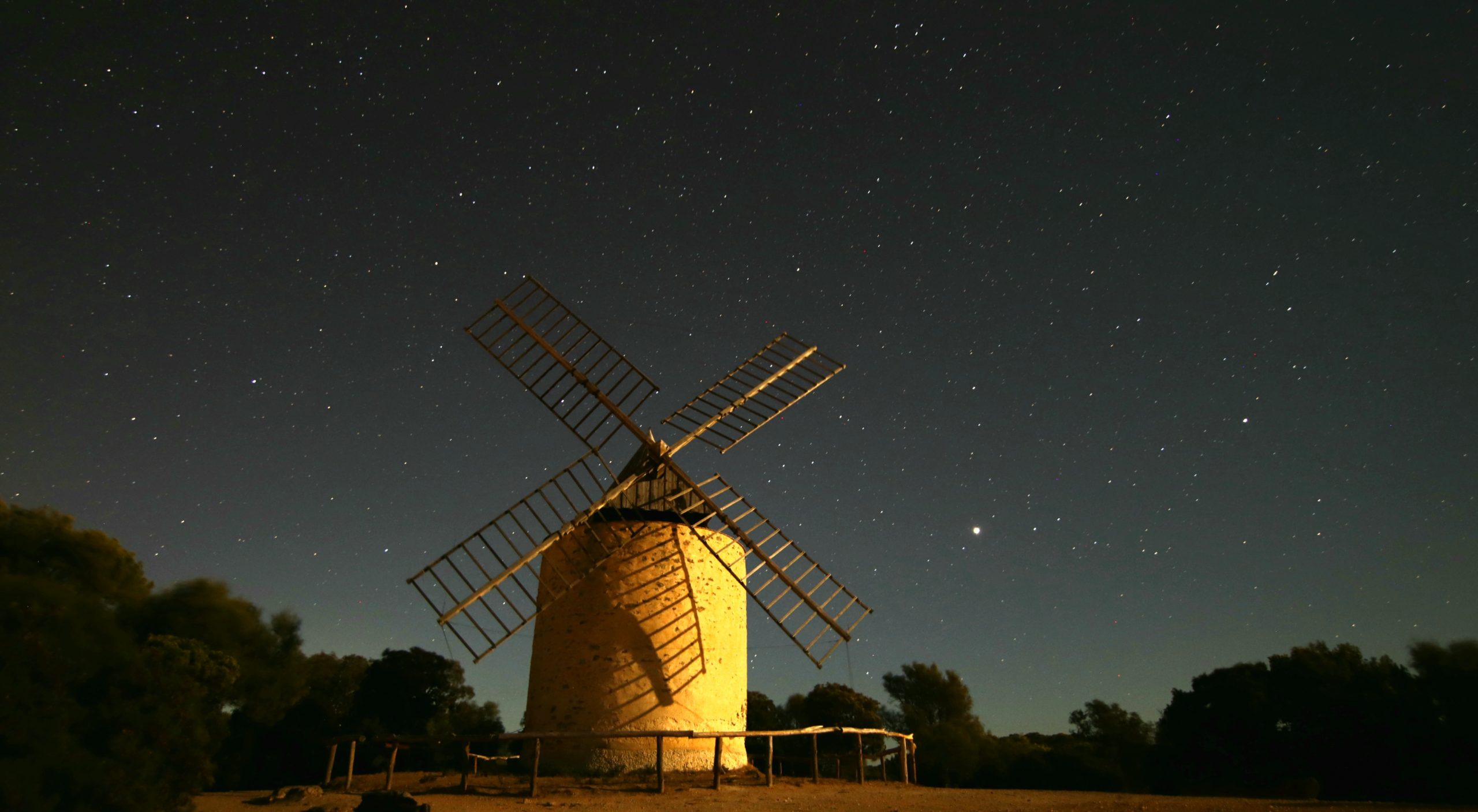 Moulin, Jupiter,  Saturne