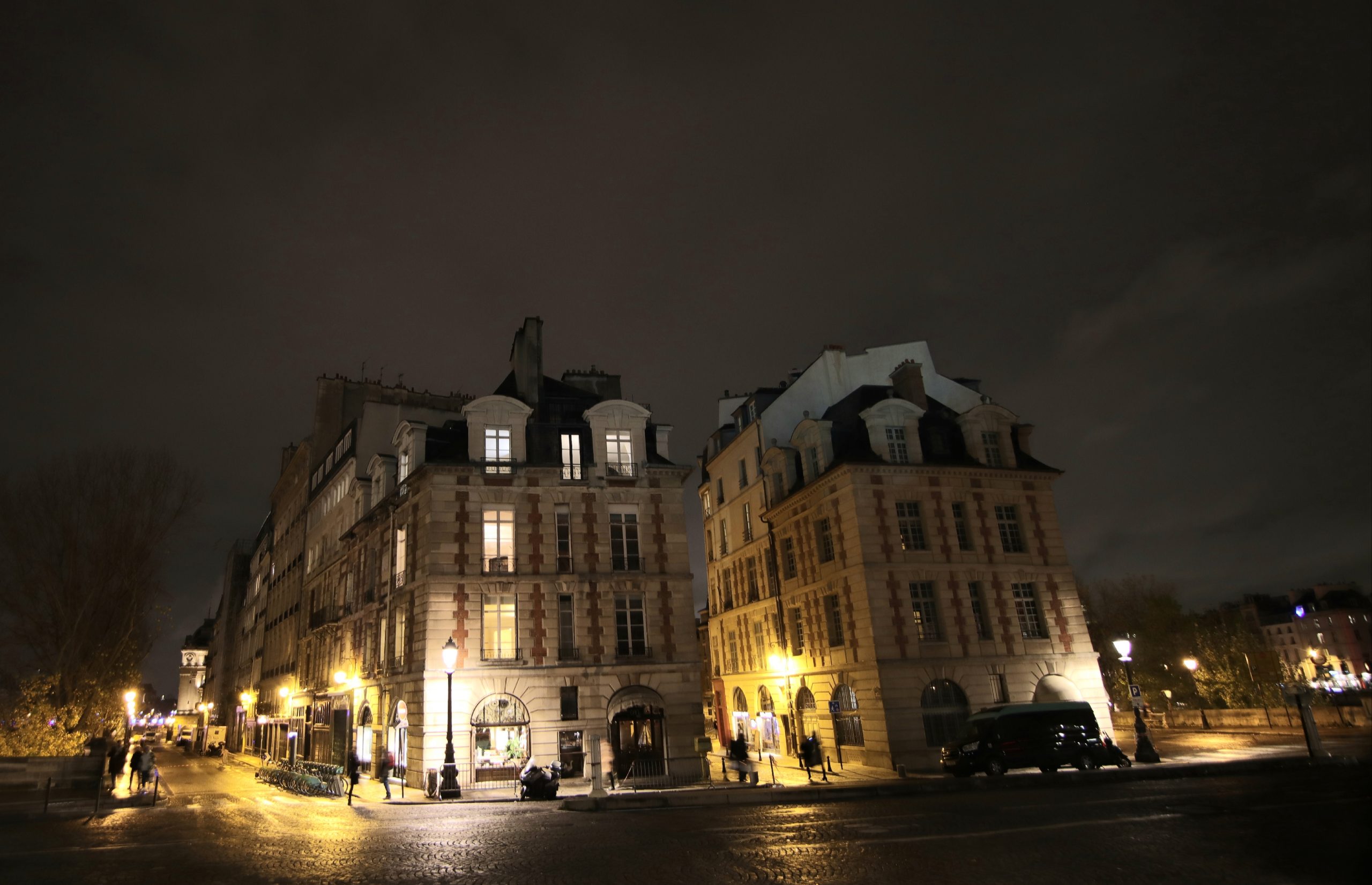 Entrée de la Place Dauphine