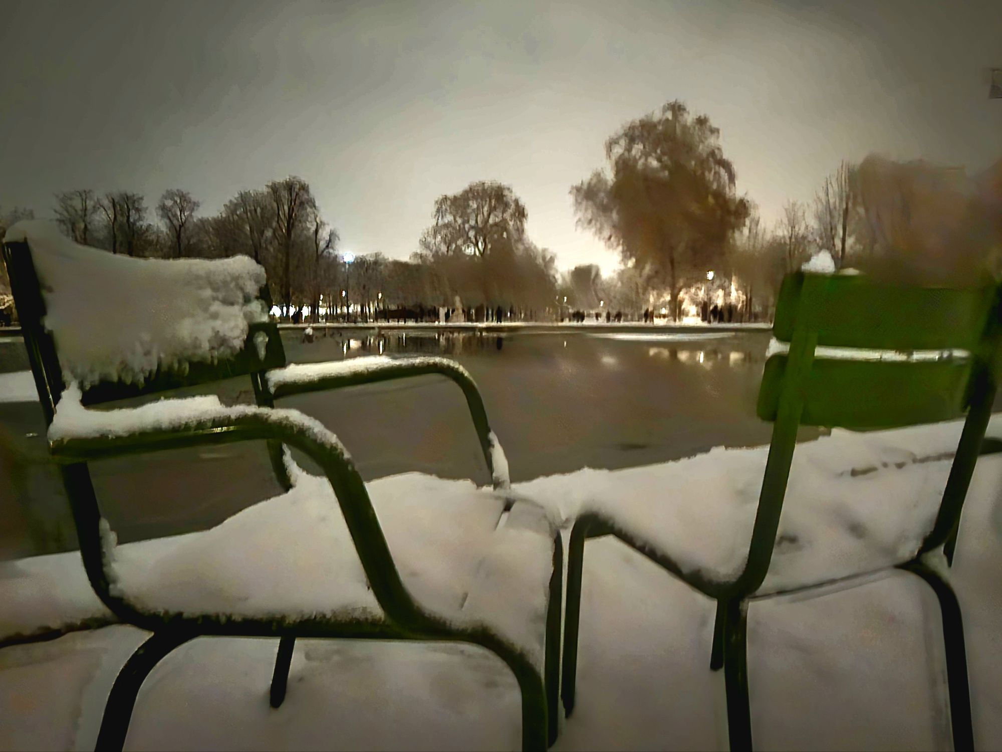 Bassin des Tuileries sous la neige