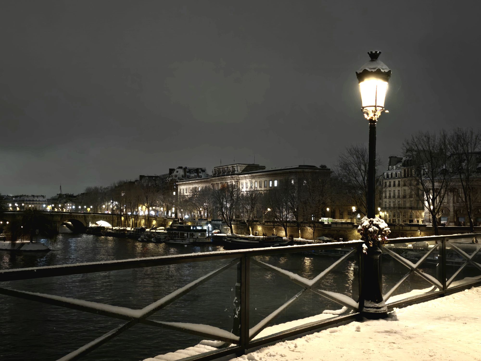 Pont des Arts sous la neige