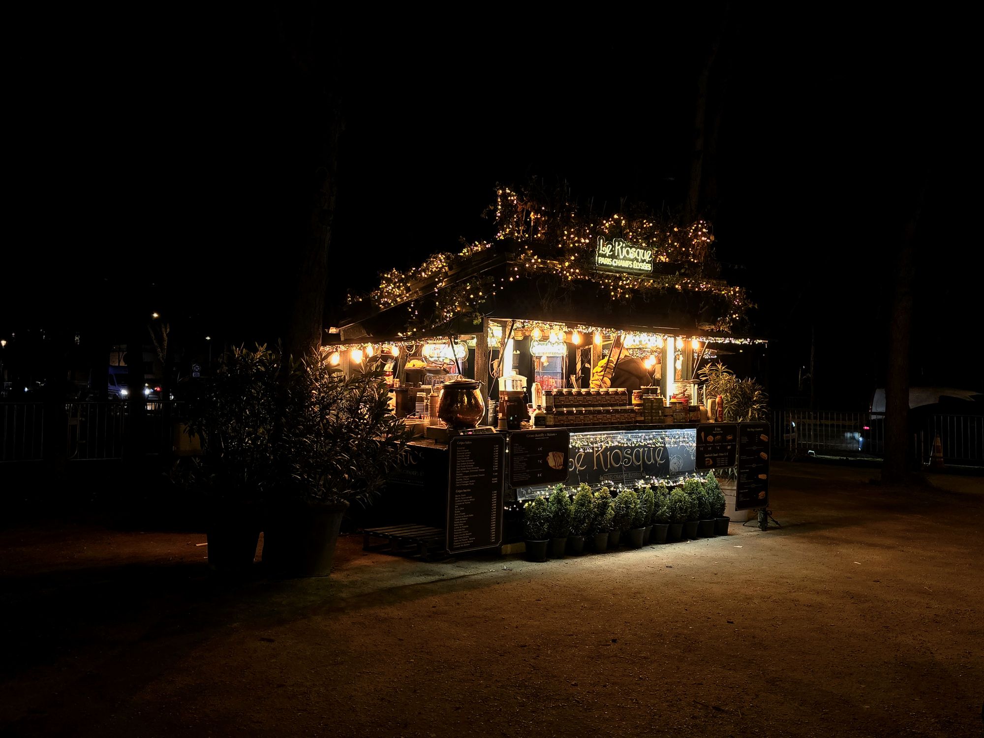 Le kiosque des Champs-Elysées