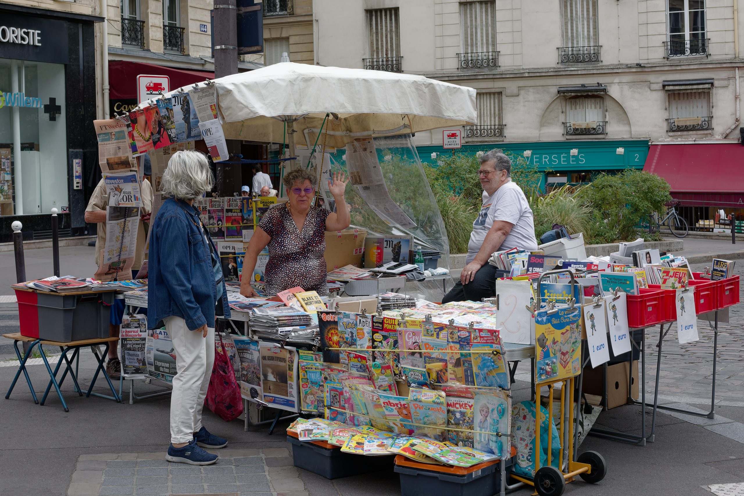 Marchande de journaux