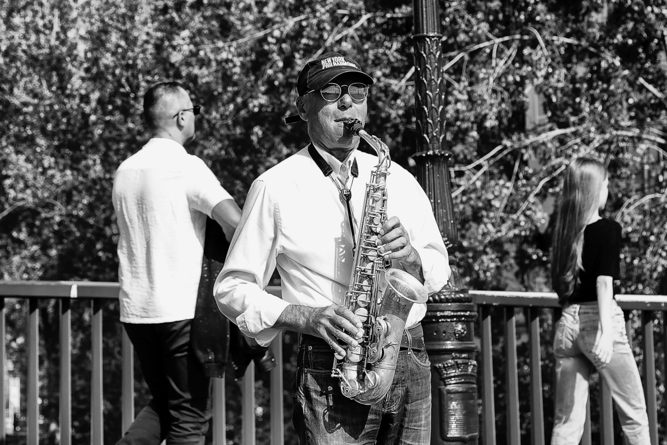 Des deux, le saxophoniste